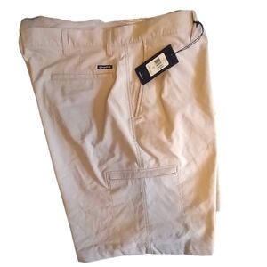 NWT Chaps Tan Hudson Golf Cargo Shorts of Stay-Dry Fabric Sz40